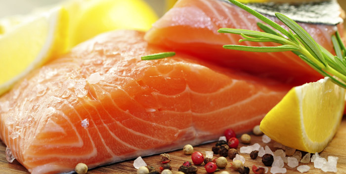 Жирная рыба снижает риск развития артрита